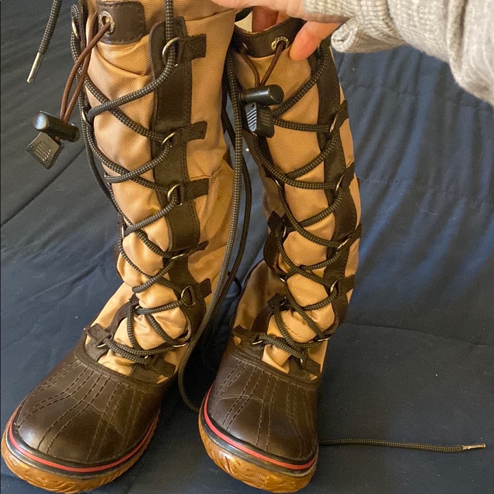 Pajar Tan and Brown Winter Boots with Intricate Lacing. size 6-6 1/2